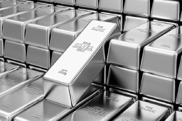 Silver as a Strategic Asset: Balancing Industrial Demand and Safe-Haven Trading